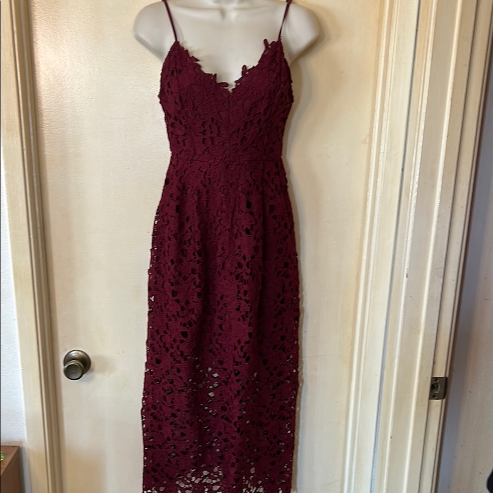 ASTR the Label cranberry lace spaghetti strap tea length dress size S
